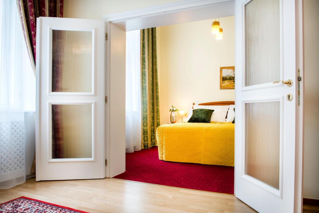 Boutique Hotel Seven Days Prag Exteriör bild