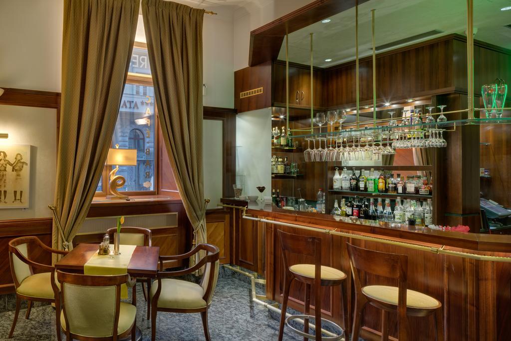 Boutique Hotel Seven Days Prag Exteriör bild