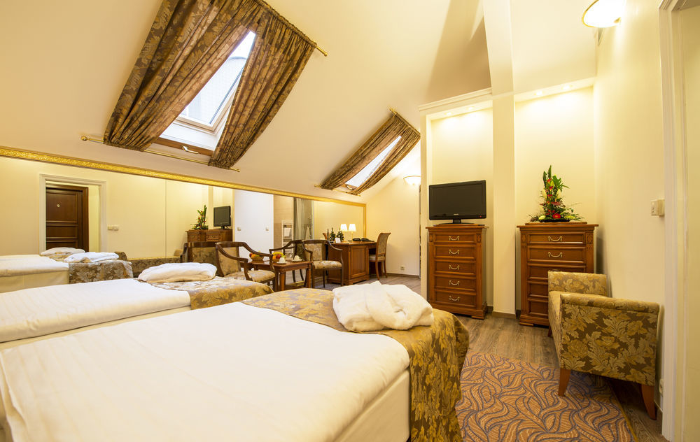 Boutique Hotel Seven Days Prag Exteriör bild